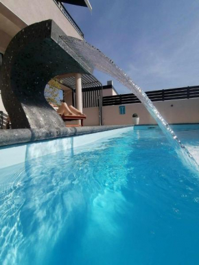 Holiday&Suite Klanac, Vir